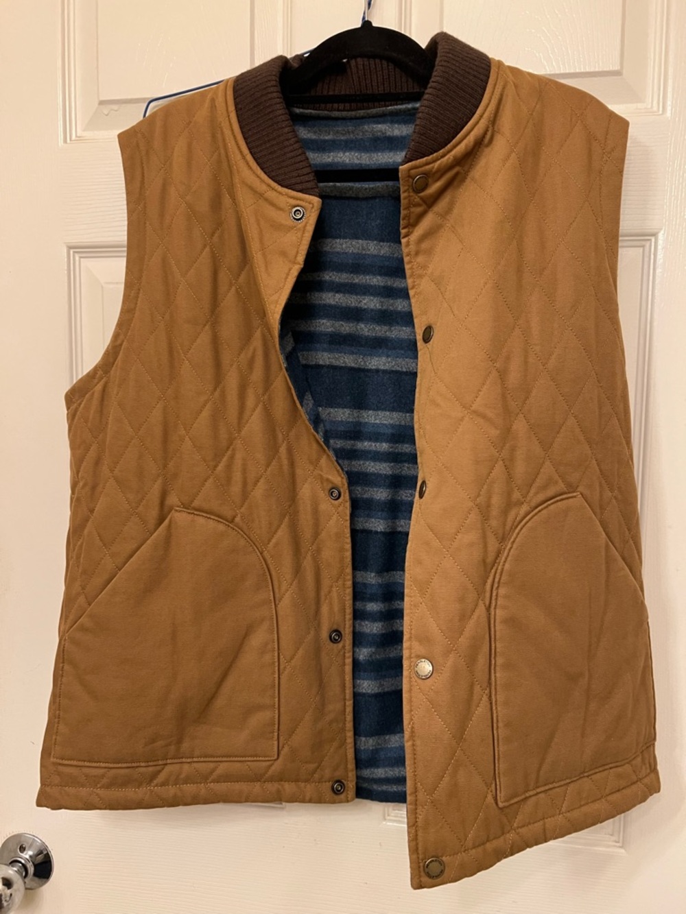 Pendleton- Quilted Tan Sleeveless Vest with Rib Collar- Reversible size Large